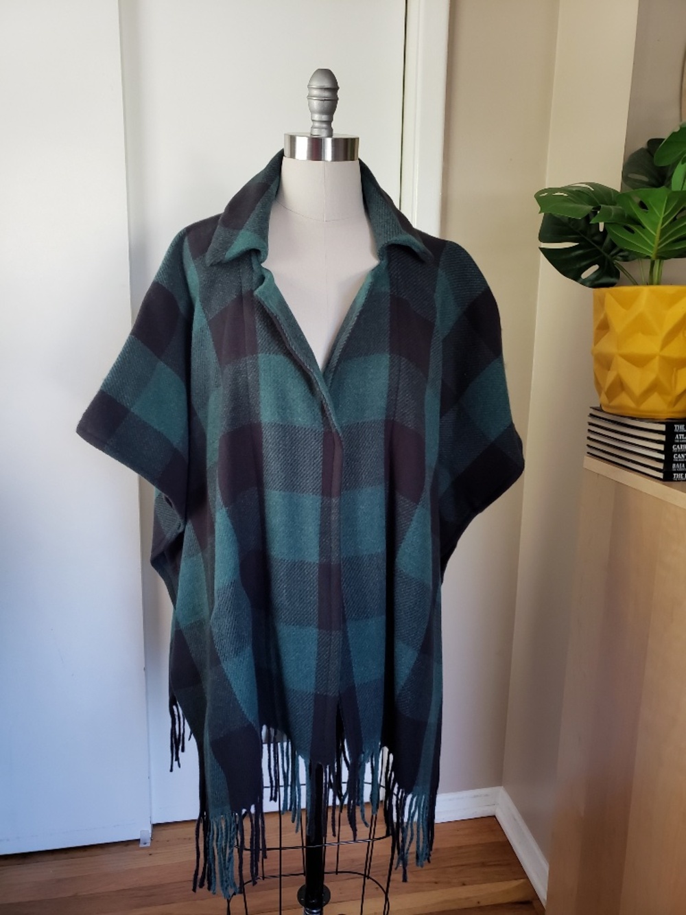 Checkered Cape Fall Style NEW